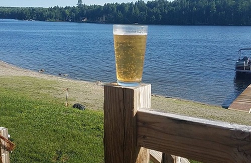 Dedham House | A beautiful two Bedroom house located on Green Lake in Maine.