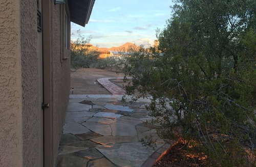 Anthem Apartment | A couples retreat, hiking trails, horse boarding available, Desert Hills.