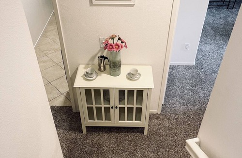 Santee House | A cozy room with private bathroom and mini kitchen
