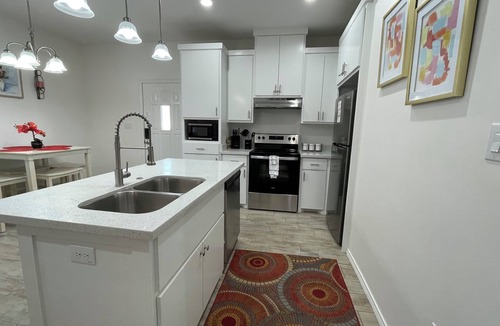 Sebastian House | A Luxury Modern Fully Stocked 2 Bed/2Bath w/KING-Sleeps 6-BBQ-Lift massage chair