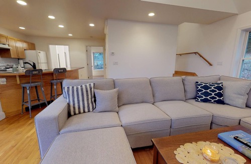 Northport House | A spacious ocean view apartment on Penobscot Bay in historic Temple Heights