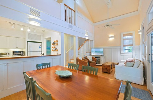 Seaside House | Across from Pool in Seaside, 176 yards to Beach, 2 Bed, Sleeps 4 + 2 Bikes!