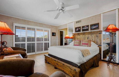 Oak Creek Bed & Breakfast | Adobe Village Inn Estate