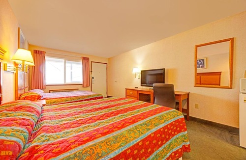 Stevenson Hotel | Affordable Riverside Escape Awaits! | East Point Kite Beach - 0.2 miles