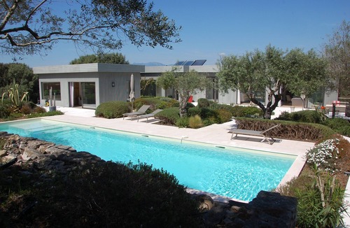 Bonifacio Villa | AIR CONDITIONED ARCHITECT VILLA, HEATED SWIMMING POOL, CLOSE TO THE BEACHES 4bed/9guests