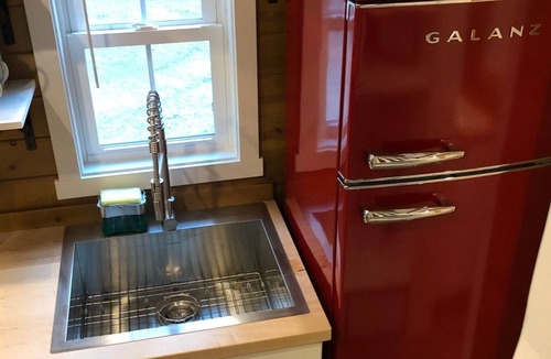 Nice Cabin | ALL INCLUSIVE AMENITIES:Kayak,SUP,Pedal Boat,PingPong,Pickleball,Movie Nt &MORE!