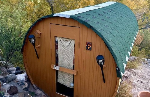 Rimrock RV Rental | Amazing Unique Barrel Pod with Incredible Views for an Unforgettable Romantic Getaway near Lake Montezuma, Arizona