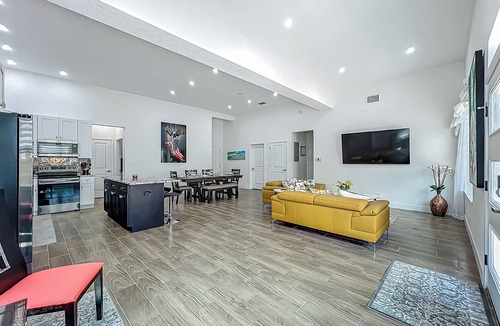 South Eola House | Amazing Walkability, Thornton Park suburb of Downtown Orlando walk to everything