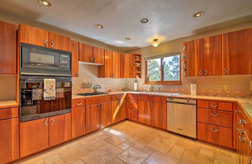 Angel Fire House | Angel Fire Mountain Cabin w/Hot Tub & Sauna!