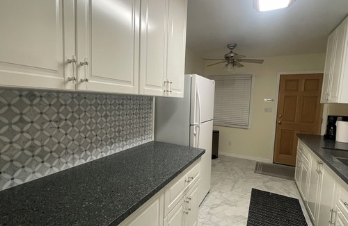 La Mesa House | Artistic Oasis. Charming 3-bedroom house in La Mesa with AC, WiFi, washer/dryer