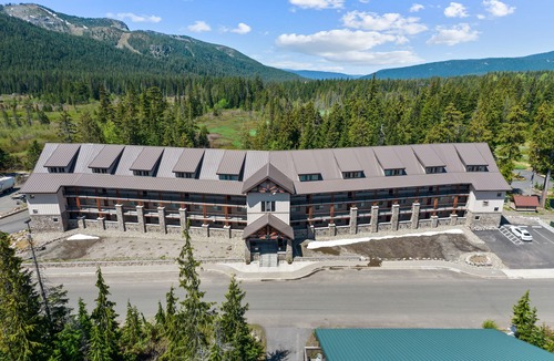Government Camp Condo | Ask about summer discounts! Walk to Govy/Ski Bowl, Garage parking, Sleeps 8