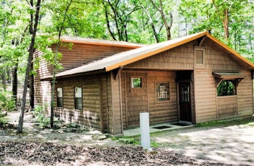 Broken Bow Cabin | At Last, you can enjoy life with all the comforts of your own home on your stres