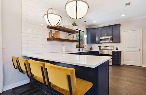 MLK House | Austin-Pool-Arcade-Guest House-COTA-UT-Sleeps 16