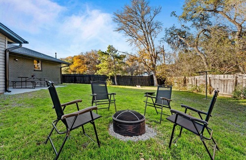 Barton Hills House | Austin Retreat with Private Pool l Mins to Downtown!