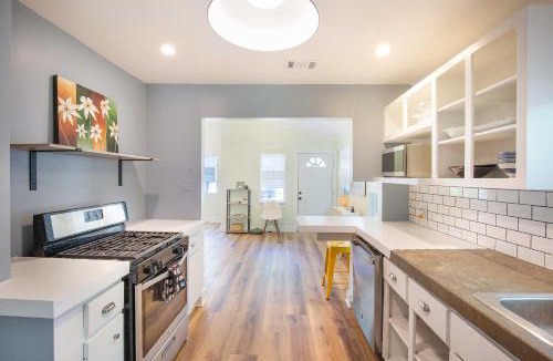 Holly House | Authentic Austin Home with Cowboy Pool, Big Fenced Yard, Close to Austin Festivals