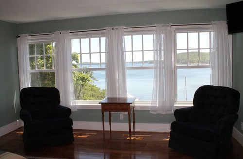 Hulls Cove Cottage | Bar Harbor waterfront home, sleeps 10-12! Close to Acadia main entrance