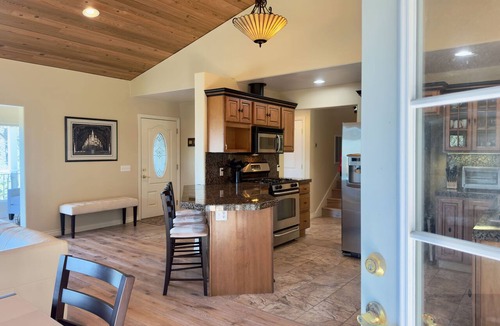 Gualala House | Barking Rock | Pickle Ball, Sunroom + Ocean Views