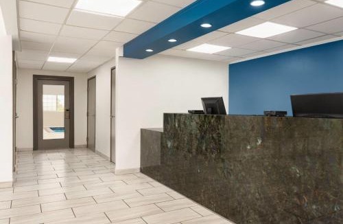 Blackwell Hotel | Baymont by Wyndham Blackwell I-35