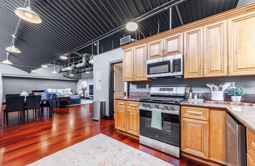 East Village Apartment | Beach Getaway: 1BR Apt w/Kitchen & Garage Parking