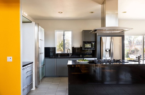 Cardiff-by-the-Sea House | Beachcomber by AvantStay | Elegant Modern Estate w/Pool,Hot Tub & Outdoor Dining