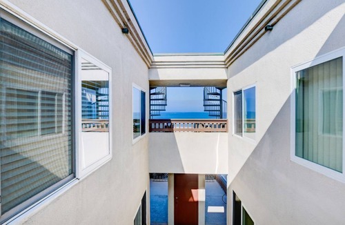 Mission Beach Condo | Beachfront Bliss! Book your 2026 vacation today!