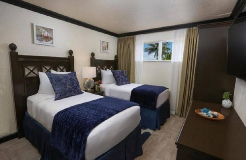 Cocoa Beach Resort | Beachfront Resort with Luxury 2 Bedroom Suite near Famous Cocoa Beach Pier