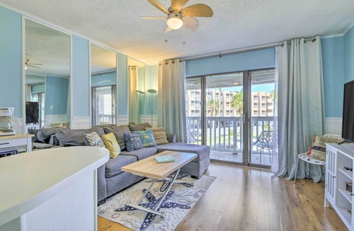 North Beach Condo | Beachside Corpus Christi Condo w/Amenities!