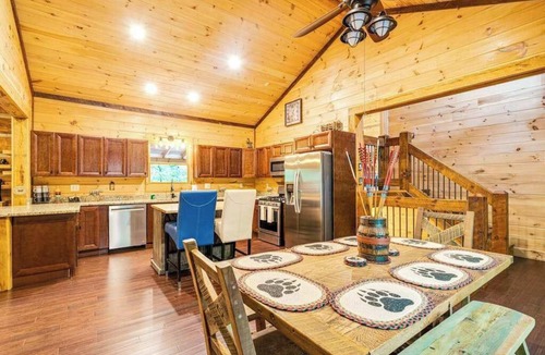 Hidden Lake Cabin | Bear Claw Lodge Stay