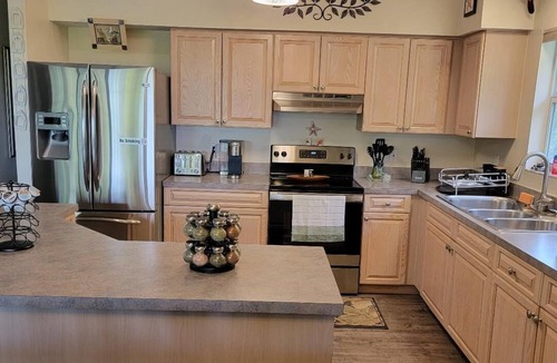 Riverview House | Beautiful 3 br 2 ba. Home on the Alafia River, 15 Min. from Tampa