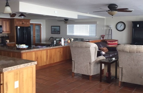 Nice House | Beautiful 5 Bedroom, 3 bath waterfront home on Clearlake w/private hot tub