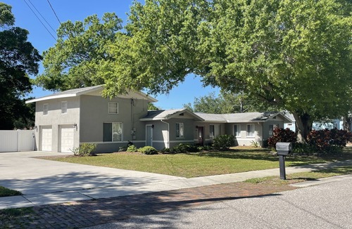 Oldsmar House | Beautiful Fully Renovated Home, short walk to bay and activities.