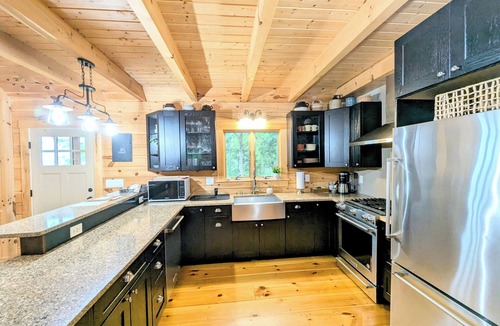 Ellsworth House | Beautiful Lakeside Log Home near Acadia National Park - kayak, canoe, swim, fish