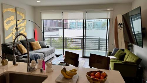 Downtown Apartment | Beautiful Penthouse in the Heart of Santa Monica