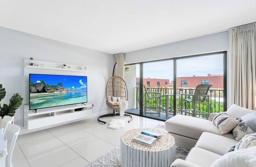 Avon By The Sea Condo | Beside Cocoa Beach Pier Beautiful Remodeled Beachfront Condo with New Kitchen