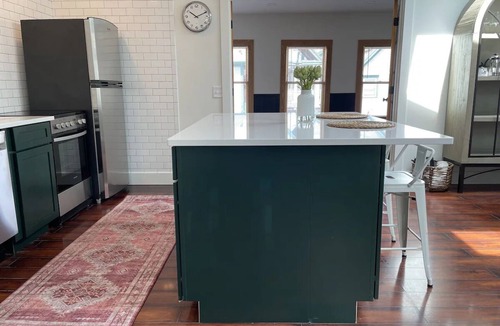 Bar Harbor Apartment | Best Location & Best Free Breakfast! Newly Renovated 2bed/1bath, Heart of Downtown Bar Harbor