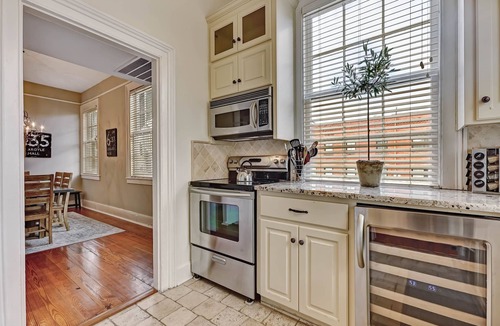 Historic Downtown Savannah Condo | Best Location Period! Luxury On Renowned Jones St In Heart Of Historic District!