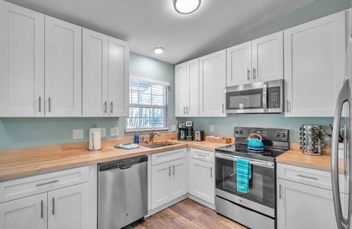 Palm Harbor Villa | Bike to trails, beach, parks - great for families!
