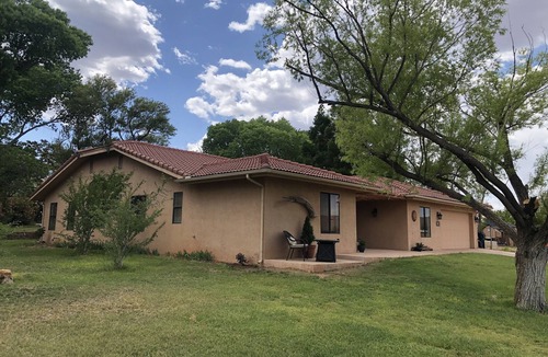 Clarkdale House | Bitter Creek Villa Suite - Hilltop Oasis—hot tub & free kayaking