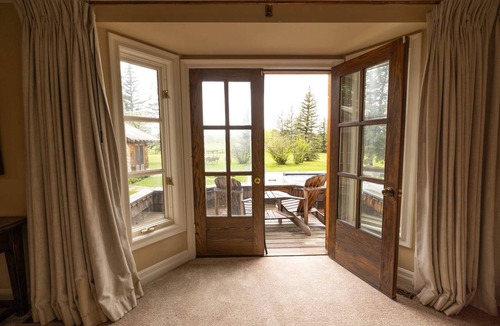 Calgary House | Black Diamond Ranch House | Luxury Ranch Stay