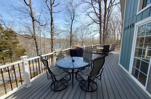 Lost Bridge Village House | Blue Haven-Community Pool with Lake Access; Fire Pit; 10 Min to Marina & Park