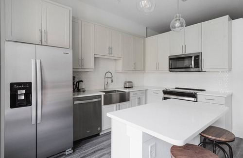 Highland Apartment | Blueground | Highland, pool, w/d, gym, nr Domain