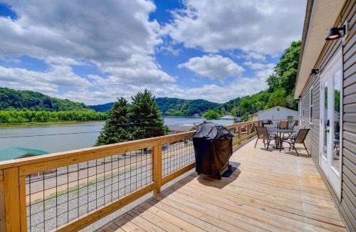 Draper Apartment | Boat, Fish, Swim! Draper Unit w/Lake-View Deck