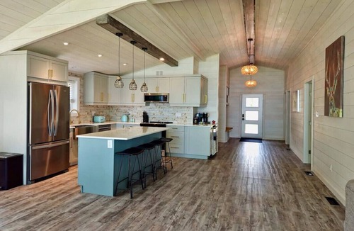 Arnes Cabin | Boho Luxe Lakefront Cottage