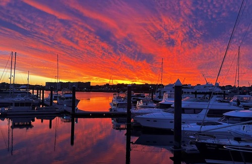 Charlestown Boat Rental | Boston Harbor Waterfront Yacht Escape near Freedom Trail 2B/2B sleeps 6 AC/Heat