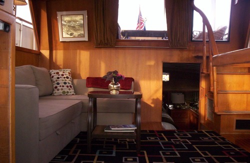 Charlestown Boat Rental | Boston Harbor Waterfront Yacht Escape near Freedom Trail 2B/2B sleeps 6 AC/Heat