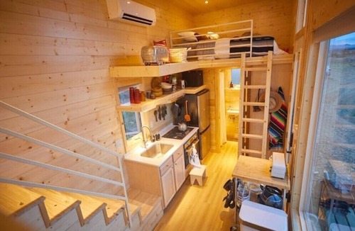 Arroyo Hondo House | Bougie TinyHome w View & Hot Tub near Hot Springs