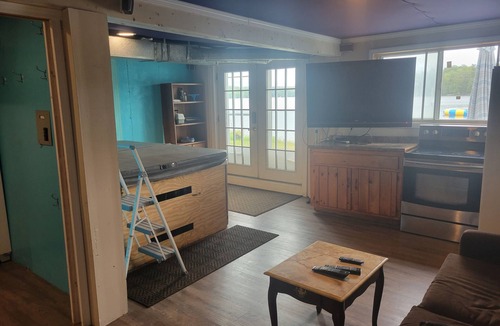 Orrington House | Brewer Lake Orrington Maine Home 5 Bed 2.5 Bath Hot Tub , Sauna, Massage Chair