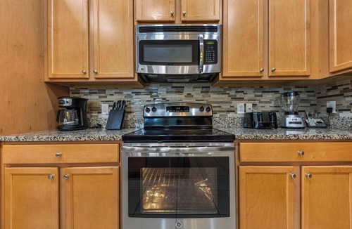 Davenport House | Bright 3B/2.5B townhome at Enclaves at Festival, minutes from Disney & Champions Gate. Private pool, resort amenities, sleeps 8.