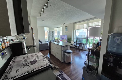 Beltline Apartment | Bright apartment with AC in lovely Calgary downtown near stampede neighborhood