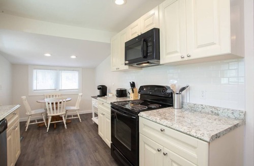 Ozona Cottage | Bright, Clean and Cozy Coastal Home in Ozona